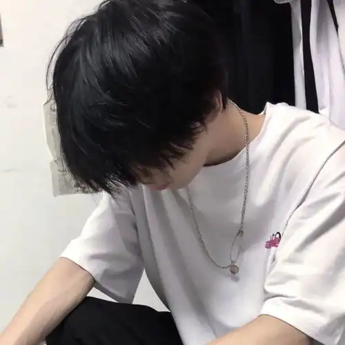 不露脸男头花式挡脸男生头像  不露脸男头花式挡脸男生头像