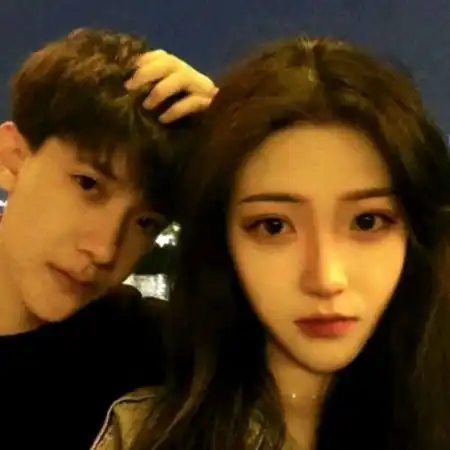 qq情侣头像双人的荒唐