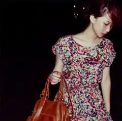  求这张头像的情侣头像,不是情侣的也行,只要相配的就行