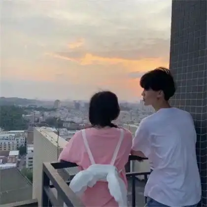  与众不同的情侣头像,时光不做痴情少年郎