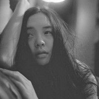  虽没有色彩,是黑白的但是很漂亮甜美女生黑白伤感高清头像