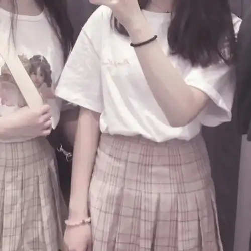 有没有那种穿jk的女头像