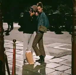  头条七夕情侣出门炸虐街狗指南