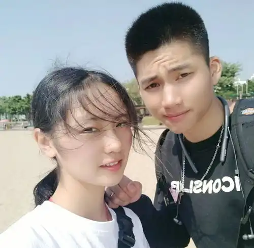 龙岩这对00后情侣,上了人民日报头条,刷爆全网 龙岩这对00后情侣,上了人民日报头条,刷爆全网