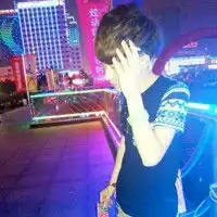  抽烟的样子很有型,很陶罪霸气男生颓废抽烟头像,烟这东西少抽