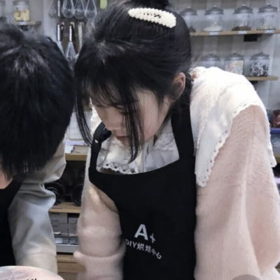  皆甜甜蜜情头女孩的裙摆撑得起情侣头像我要个性网