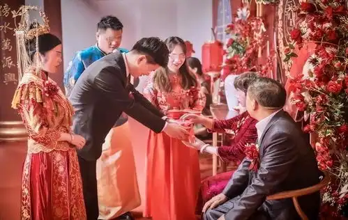  拾荒母亲培养出985儿子,儿子婚礼上司仪念母亲姓名时,岳父愣住