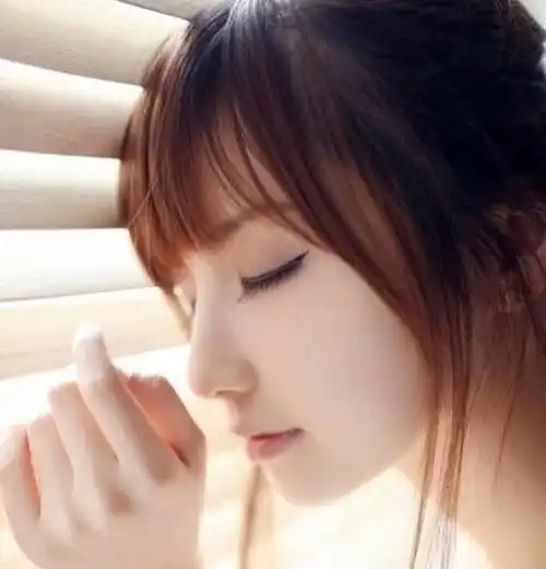 女生头像开心每一天