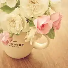 情侣头像拿杯子一左一右