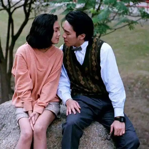 吴孟达得肝癌,朱茵和黄贯中秀恩爱,莫名有些心疼周星驰 吴孟达得肝癌,朱茵和黄贯中秀恩爱,莫名有些心疼周星驰