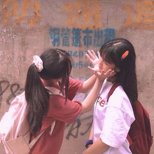  闺蜜头像温柔的塞满了昏黄的日常