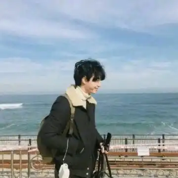  qq个性情侣头像单人的两张清新甜美总会有个人温暖你的世界