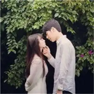  2019意境情侣头像一对两张爱情是两个人的事