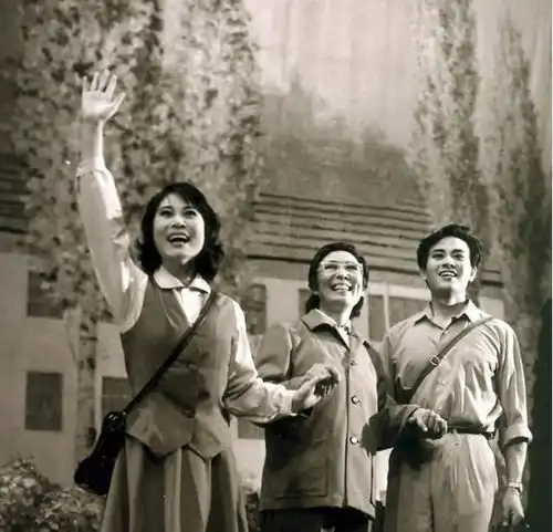  细数天津人艺走出的22位老艺术家,好多电影明星,其中一对是夫妻