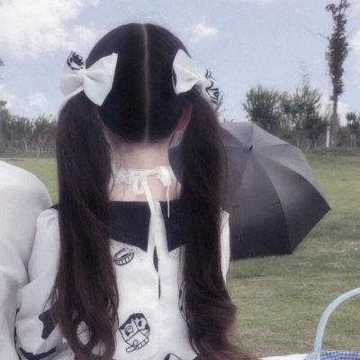  情侣头像一男一女分开两张做我怀中猫做我心上人