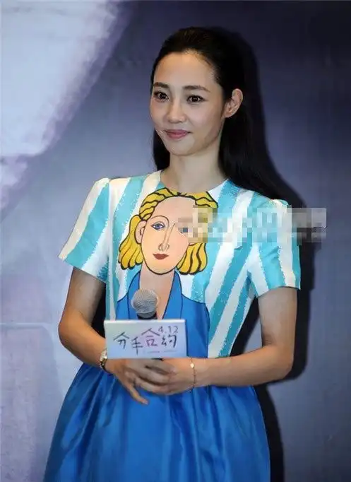  白百何和陈乔恩穿同款卡通头像裙,网友脸一胖毁所有