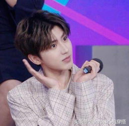  蔡徐坤保护谢娜,是真的暖心骑士真的受不了想成为他的女友粉
