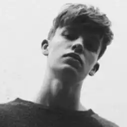 欧美男生黑白微信头像4 欧美男生黑白微信头像4