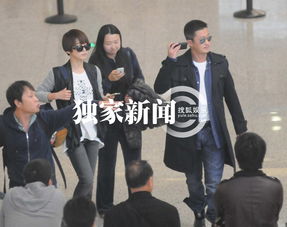  独家吴京谢楠现身上海情侣全程无交流