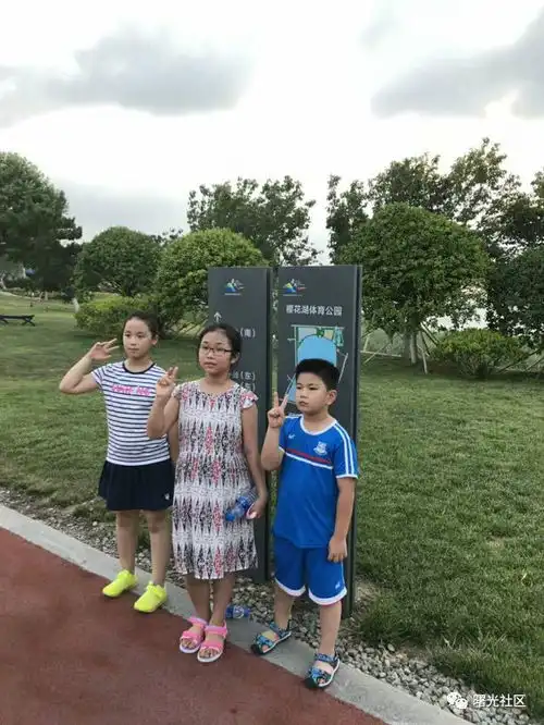  小小少年郎诚实守信品德高