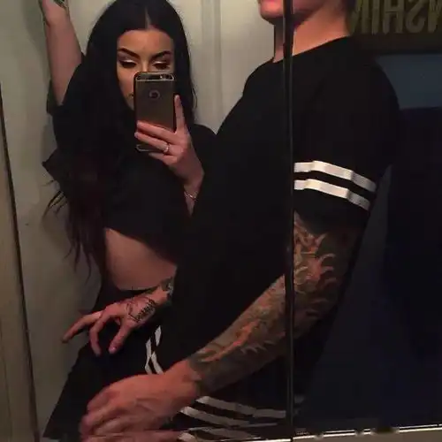  头像你那么孤独,却说一个人真好