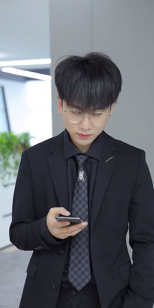  这奶凶奶凶的霸道总裁既视感是怎么回事情侣.