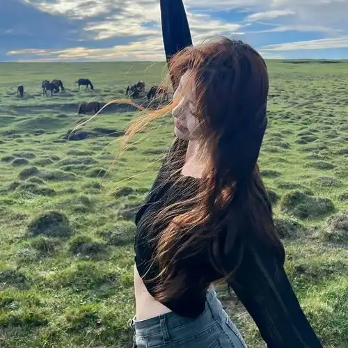 老君山红帽女情侣头像甜