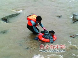  生命隐没在冰冷的海水中