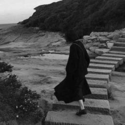  黑白头像女生背影侧脸高冷侧面伤感女头像精选