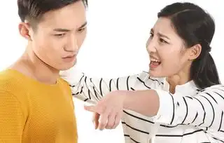  老婆,我辛苦赚钱你就给我买双128元的鞋,却给你自己买5千的大衣