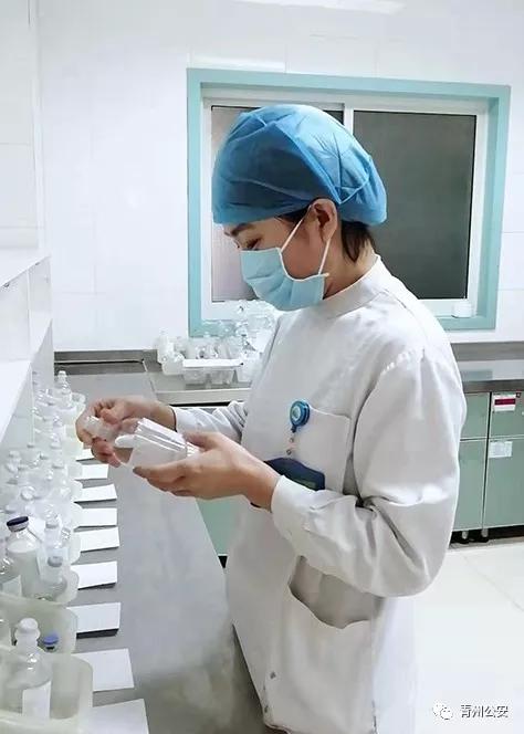  他们是准爸爸是警医夫妻档,但他们更是奋战在一线的政法干警
