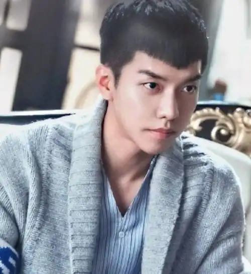 情侣头像jk男李昇基