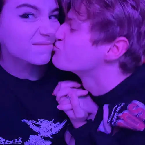 给你的另一半换上新的头像吧 给你的另一半换上新的头像吧