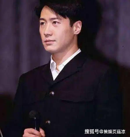 黎明前妻罕见现身活动,身材臃肿被富豪溺爱,丝毫不着急催生二胎