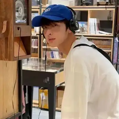  2023最新善良男生头像