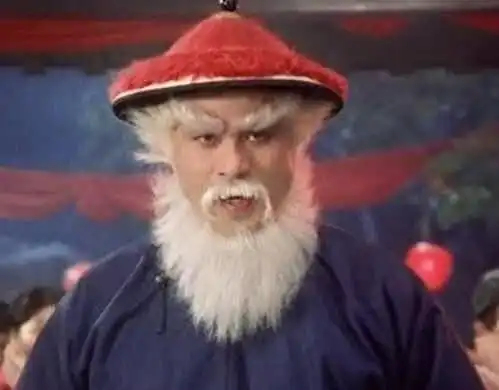  鳌拜并没有造反而是被卸磨杀驴,面对政敌,康熙也比雍正仁慈不少