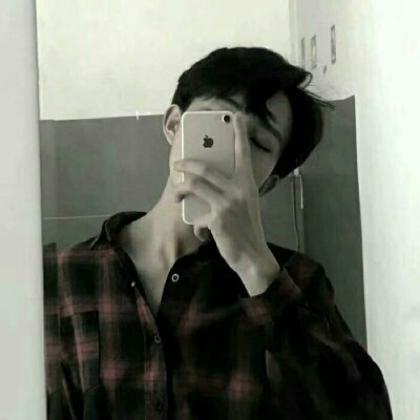  伤感的男生头像,一共12张黑白色的占多半