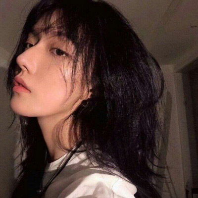  头像女侧面高冷冷酷无情半边脸女生头像