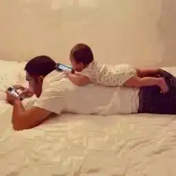 可以,这带娃方式很亲爹 可以,这带娃方式很亲爹