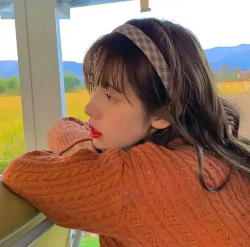 情侣头像女朋友不是人周