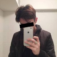  镜子是另外一个自己喜欢自拍的个性男生头像