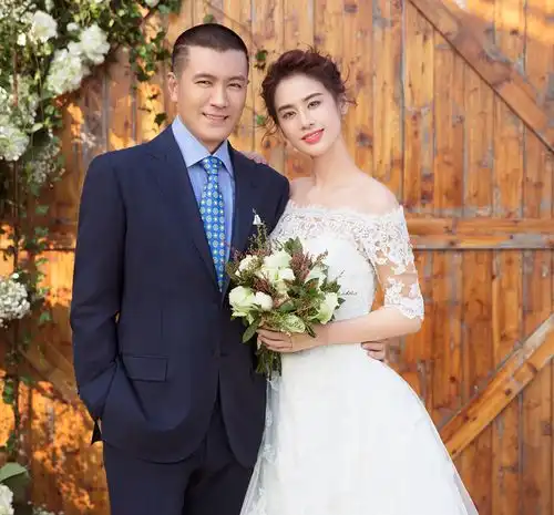  杨子头像杨子和黄圣依的婚姻成了热搜常客,他们的感情生活扒了个底朝天