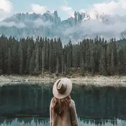 老君山红帽女情侣头像发