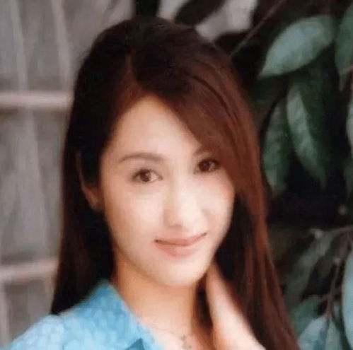  四位女星纷纷被猪拱,刘亦菲也不例外,最后一位最可惜