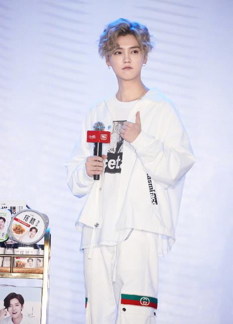  关晓彤黄景瑜演情侣,女追男太吸睛,超甜吻戏cp感十足