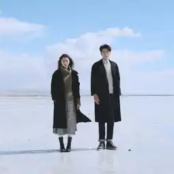  情侣头像无论日子多么窘迫,都要从容地走下去,不辜负一世韶光