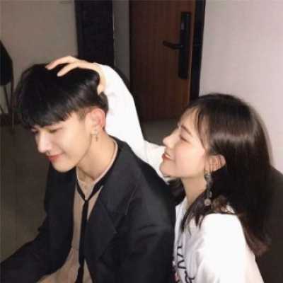  恋人相爱甜美的头像