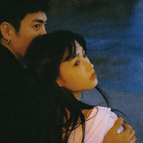 ins头像情侣一左一右胡